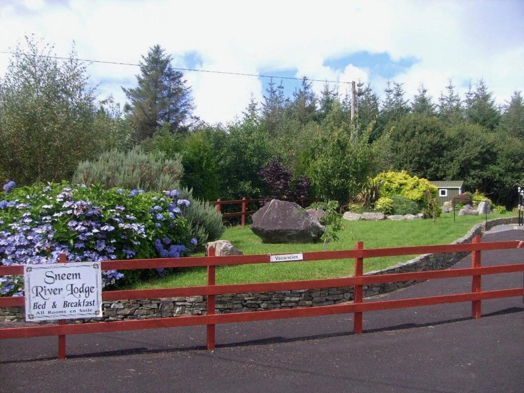 Sneem River Lodge Bed & Breakfast Buitenkant foto